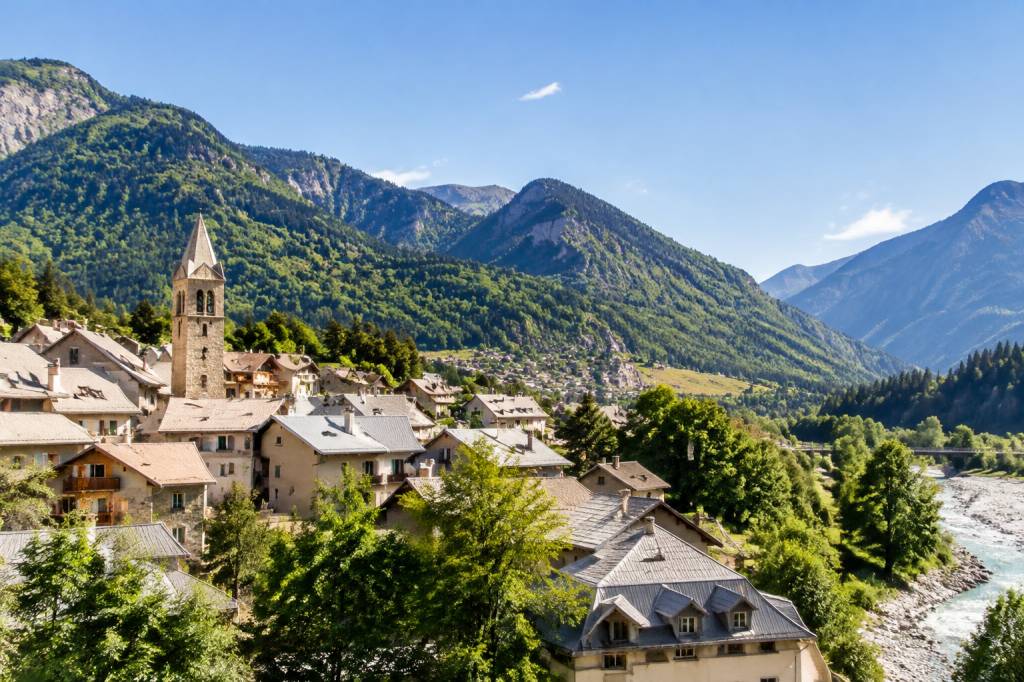 Location Barcelonnette particulier : conseils pour trouver un logement dans la vallée de l’Ubaye